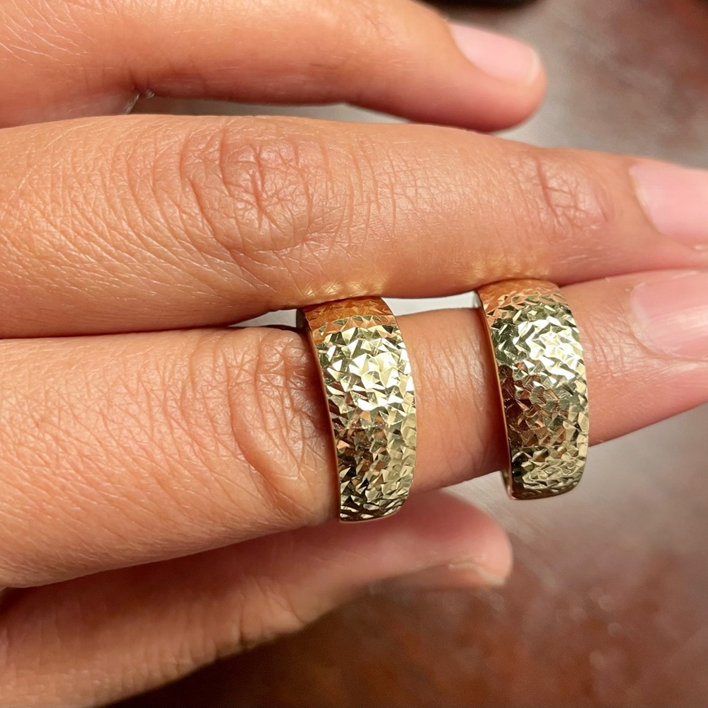 14K Gold Diamond Cut Wedding Rings Size 6